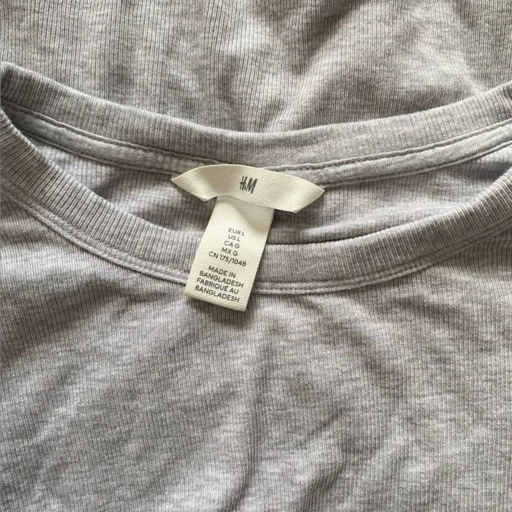 H&M Basic Gray Ribbed Shirt - Picture 5 of 5